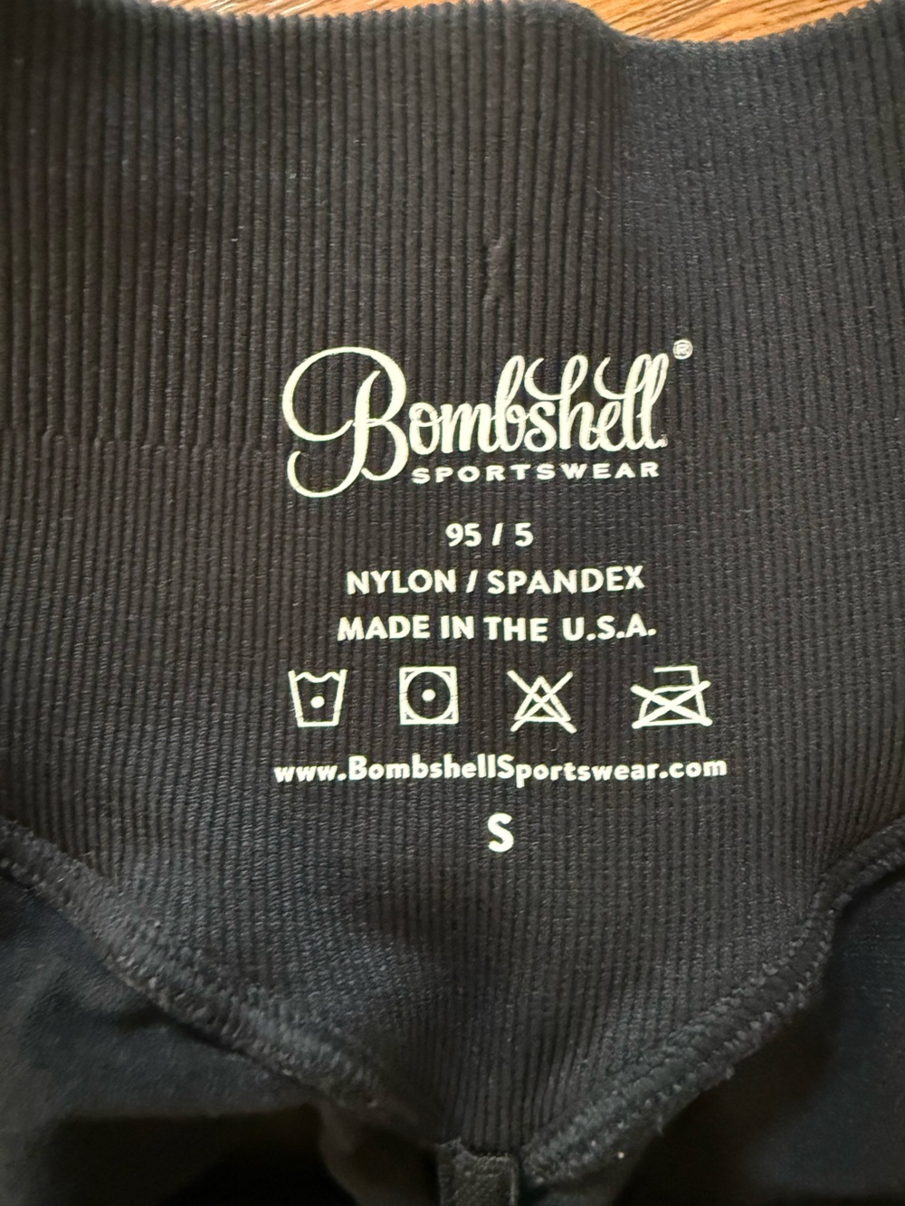 Bombshell Sportswear Cheeky Seamless Black Biker Shorts SMALL NEVER WORN! - Picture 4 of 9